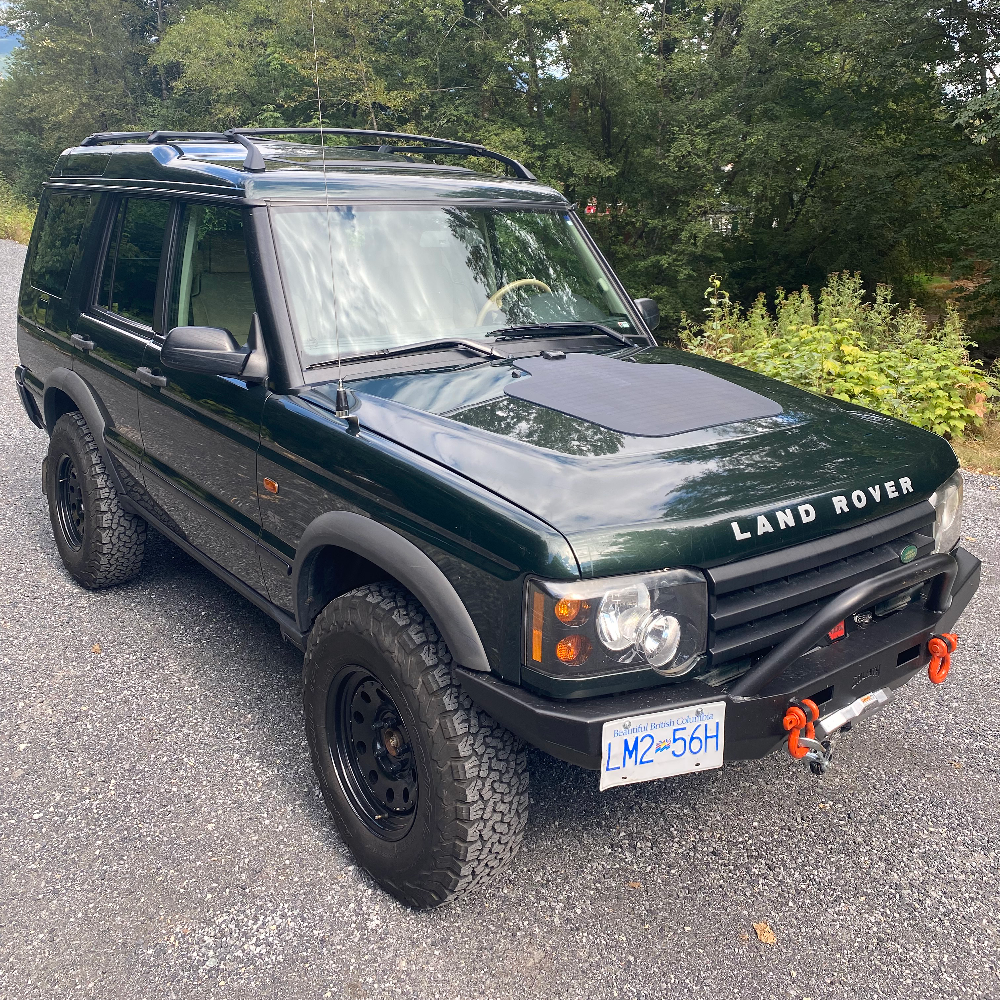 Cascadia 4x4 VSS hood solar panel on the hood/bonnet of a land rover discovery 1 or 2, perfect for overlanding